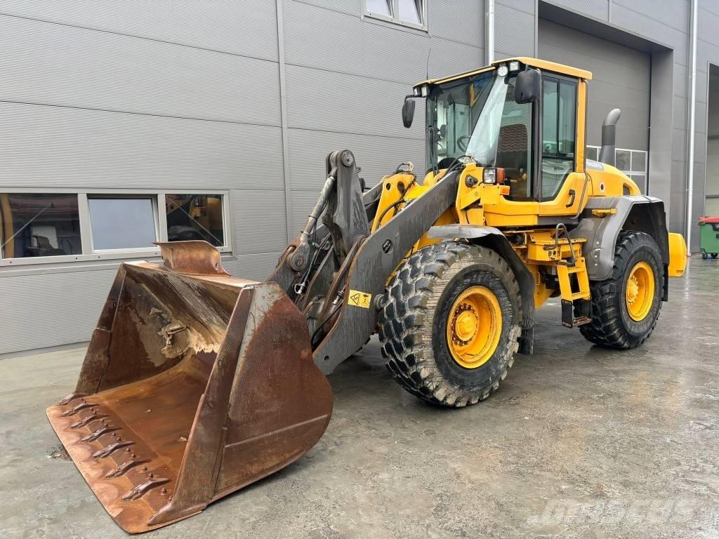 Volvo L 90 G لوادر بعجل