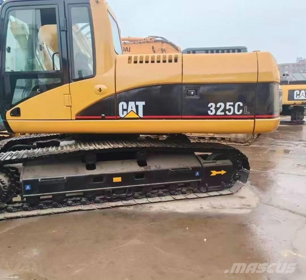 CAT 325 C حفارات زحافة
