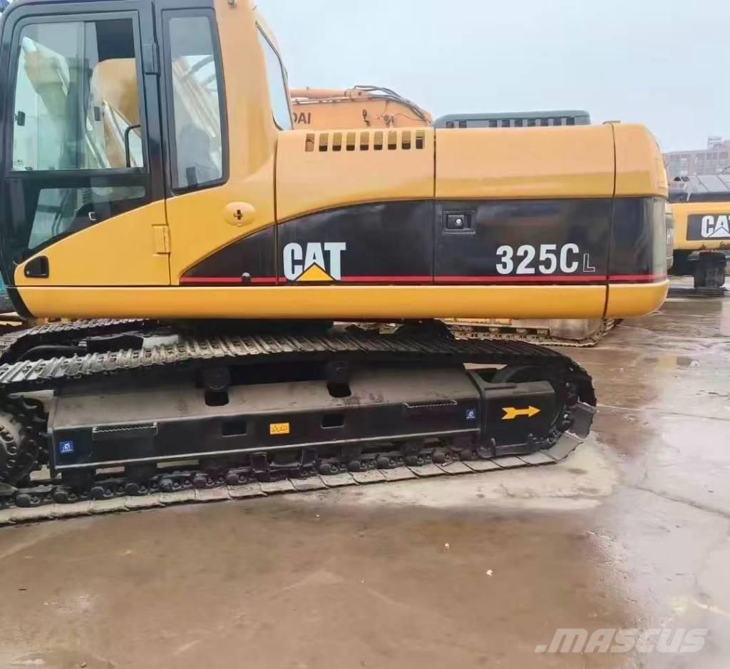 CAT 325 C حفارات زحافة