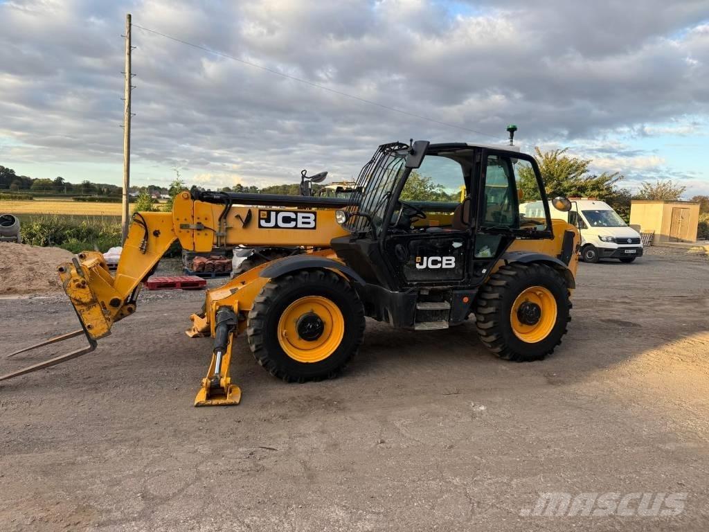JCB 535-140 Hiviz مناولات متداخلة