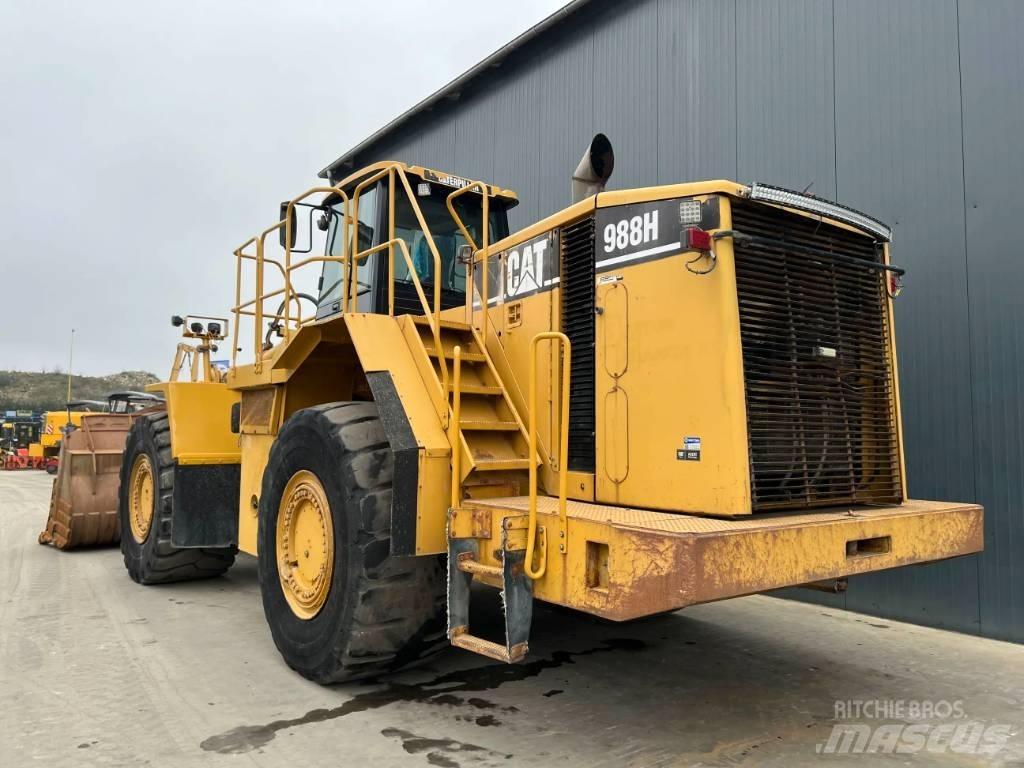 CAT 988H لوادر بعجل