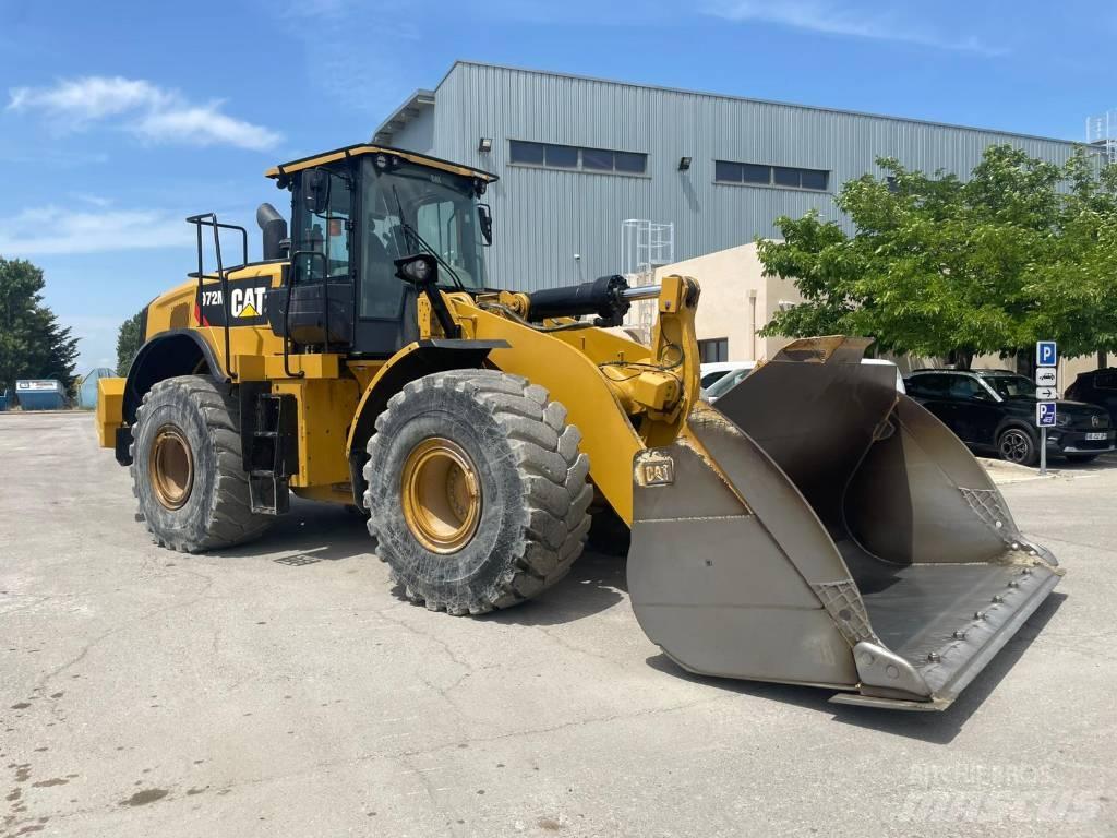 CAT 972 M لوادر بعجل