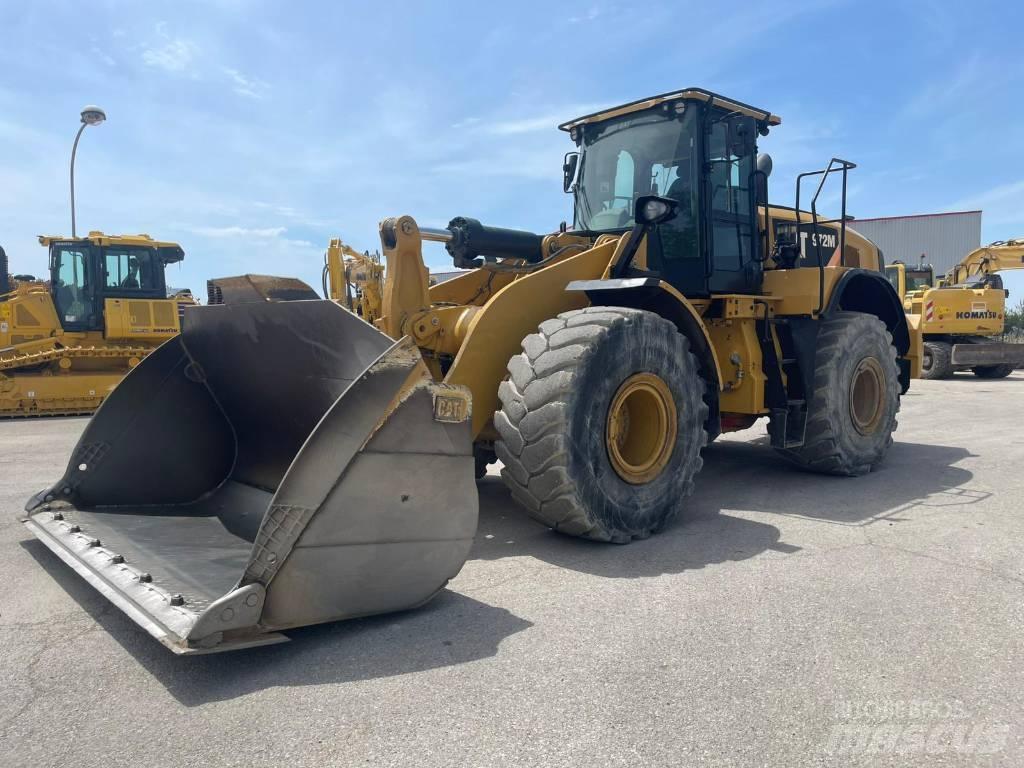 CAT 972 M لوادر بعجل