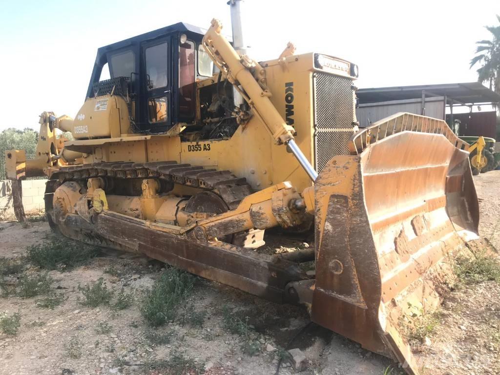 Komatsu D355A-3 بلدوزرات مجنزرة