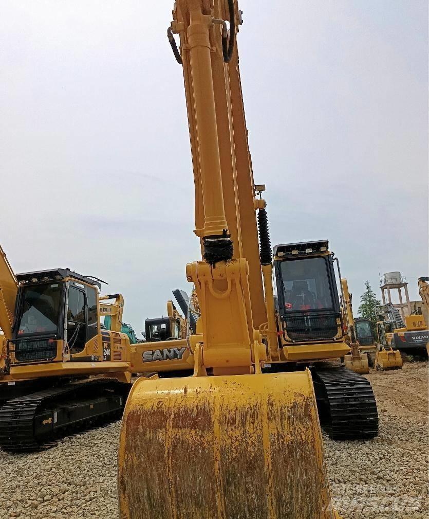 Komatsu PC 210 LC حفارات زحافة