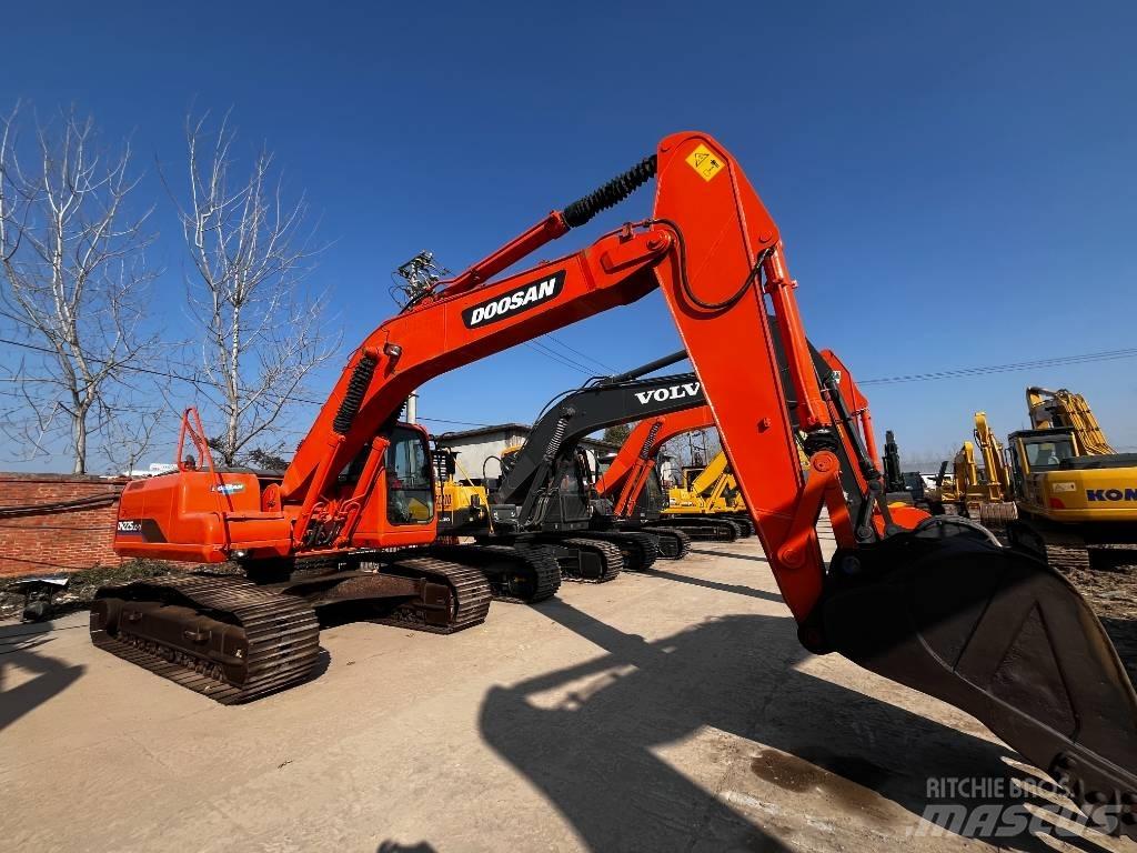 Doosan DH 225 LC-7 حفارات زحافة