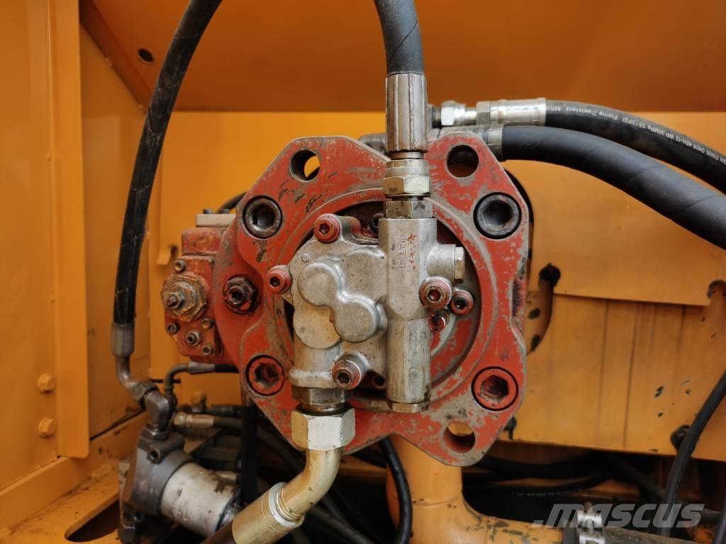 Hyundai R225LC-7 حفارات زحافة