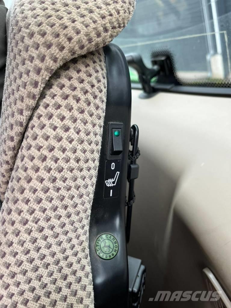 John Deere 6250 R الجرارات