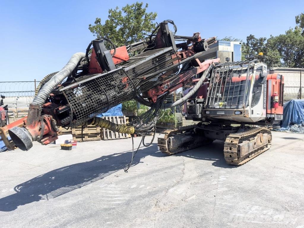 Sandvik DX 800 معدات الثقب السطحي