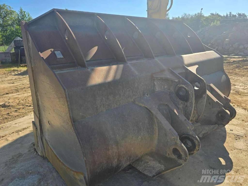 Volvo L 180 E لوادر بعجل