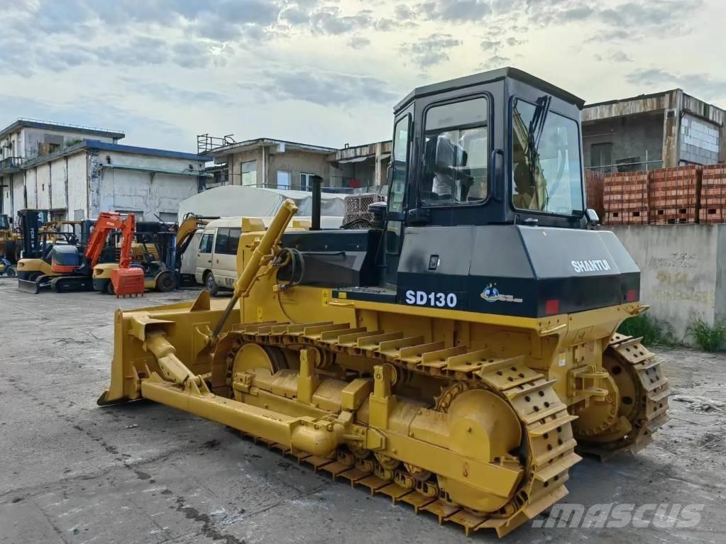 Shantui SD130 بلدوزرات مجنزرة