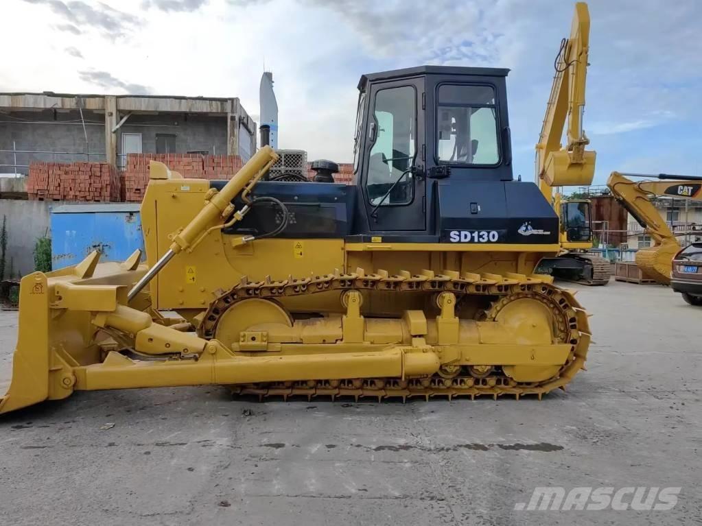 Shantui SD130 بلدوزرات مجنزرة