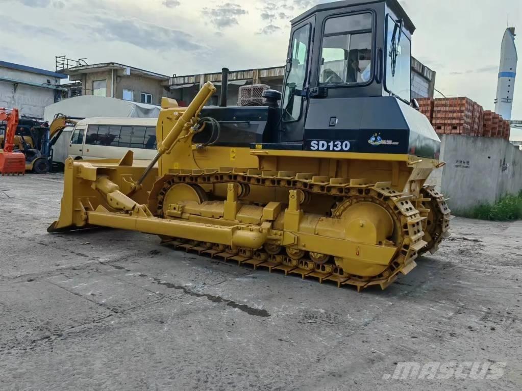 Shantui SD130 بلدوزرات مجنزرة