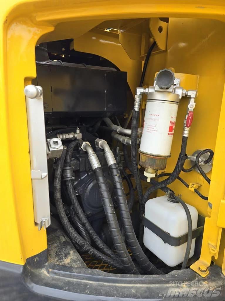 Komatsu PC 128 US حفارات زحافة