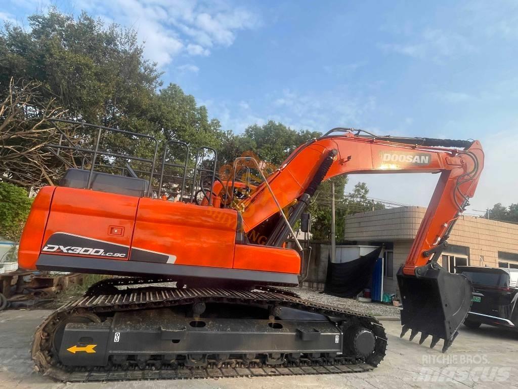 Doosan DX 300 حفارات زحافة