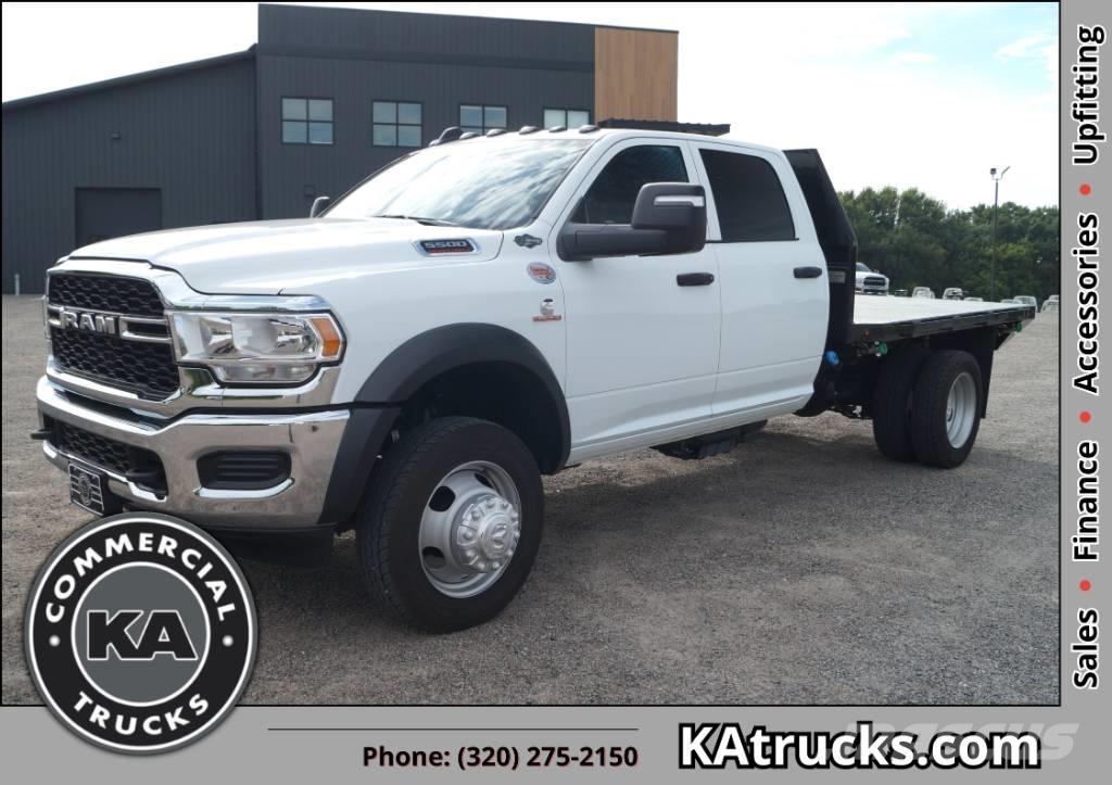 RAM 5500 TRADESMAN شاحنات مسطحة/مفصلية الجوانب