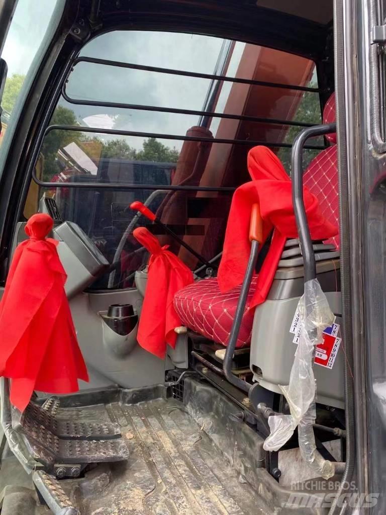 Hitachi Zaxis 70 حفارات زحافة