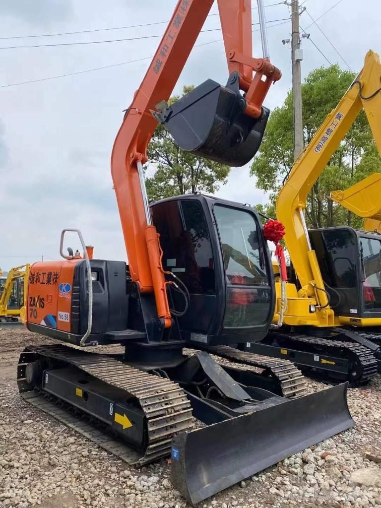 Hitachi Zaxis 70 حفارات زحافة