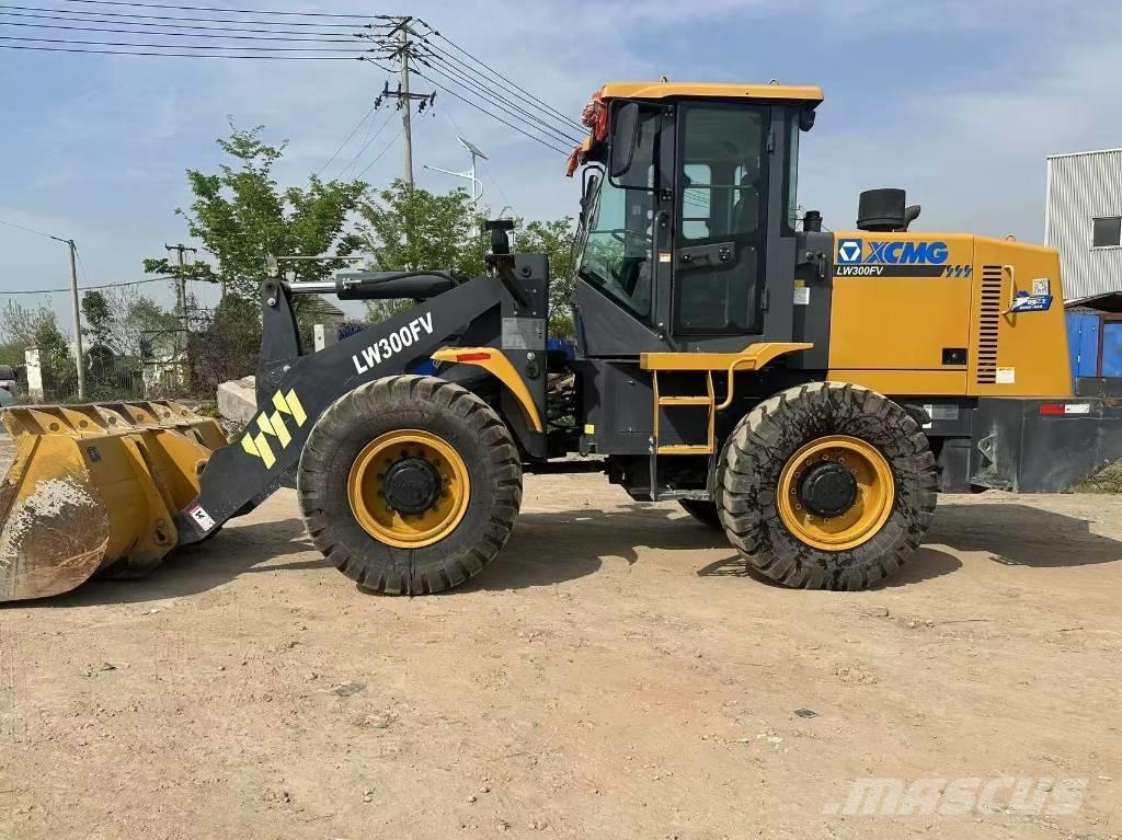 XCMG LW 300 FV لوادر بعجل