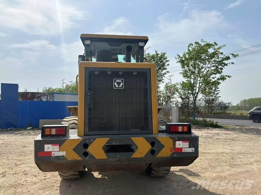 XCMG LW 300 FV لوادر بعجل