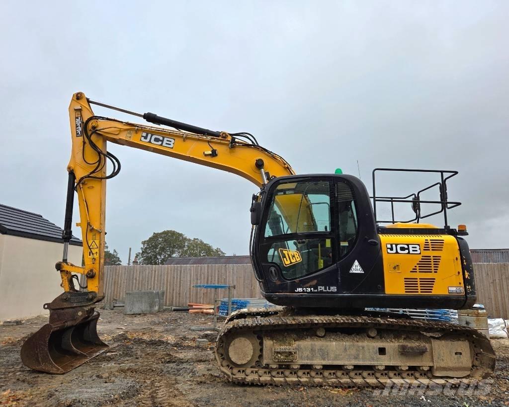 JCB JS 131 LC حفارات زحافة