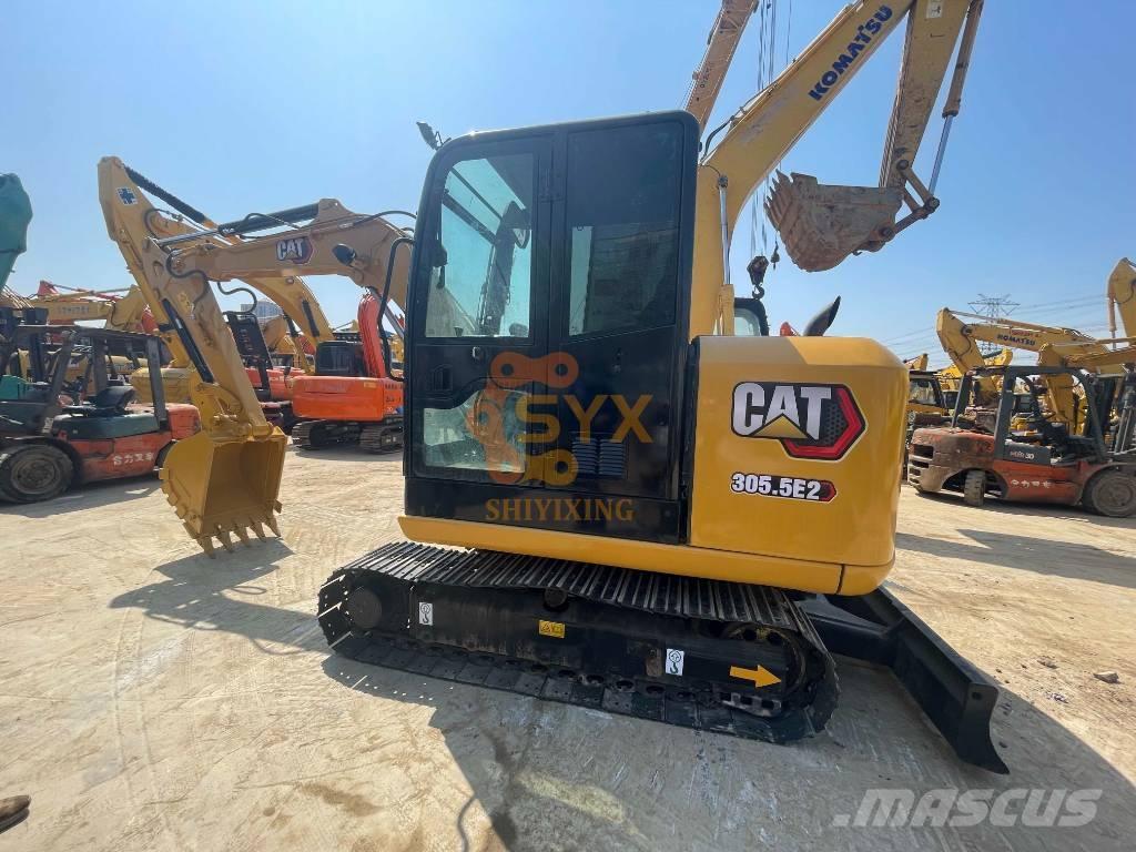 CAT 305.5 E 2 حفارات زحافة