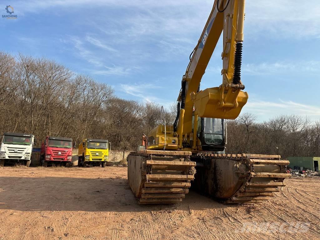 CAT 320CL الحفارات البرمائية