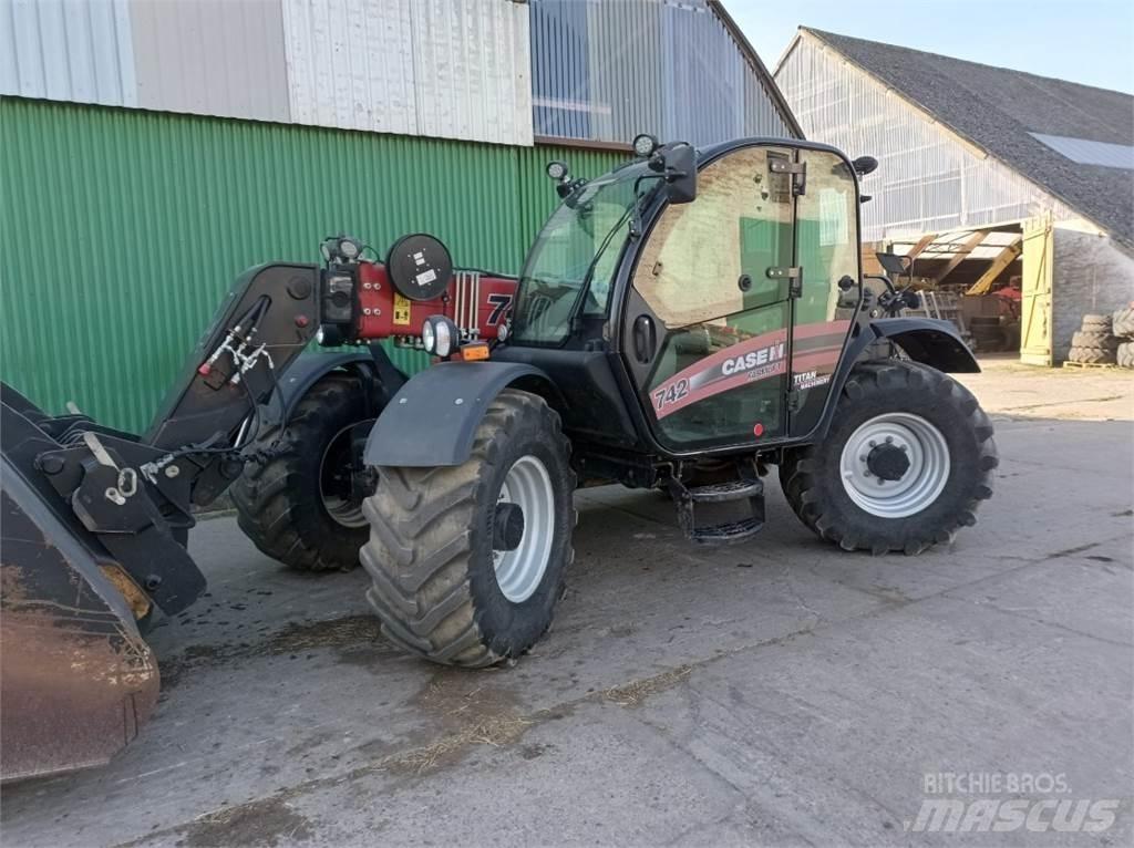 CASE 742 Farmlift مناولات متداخلة