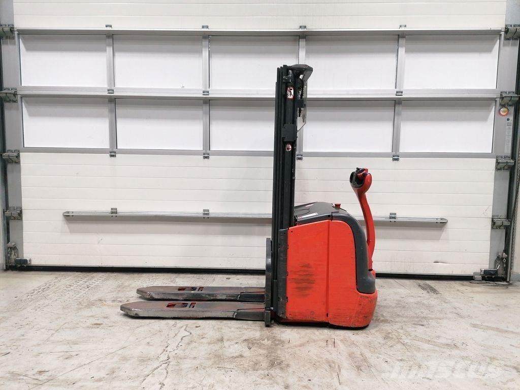 Linde L14 معدات التكديس الجوالة