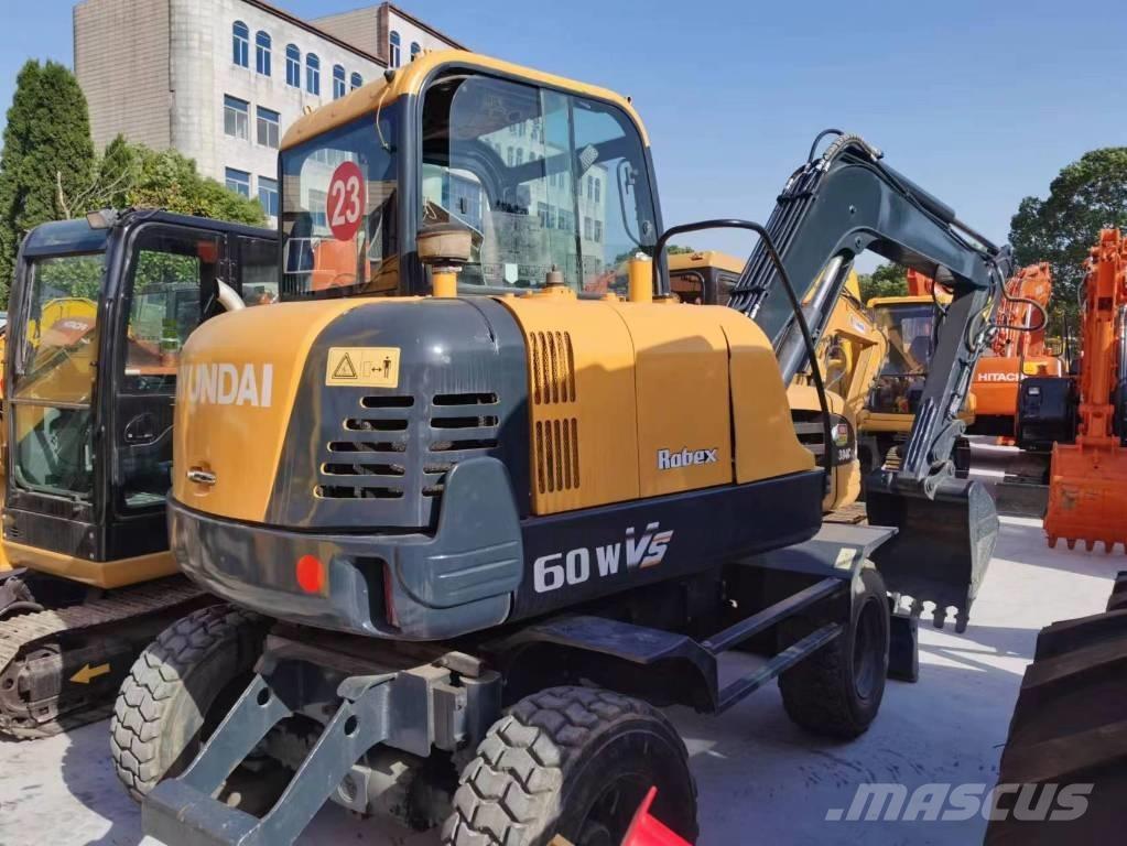 Hyundai Robex 60 W حفارات بعجل