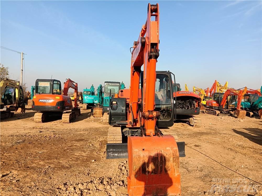 Hitachi ZX 60 حفارات زحافة