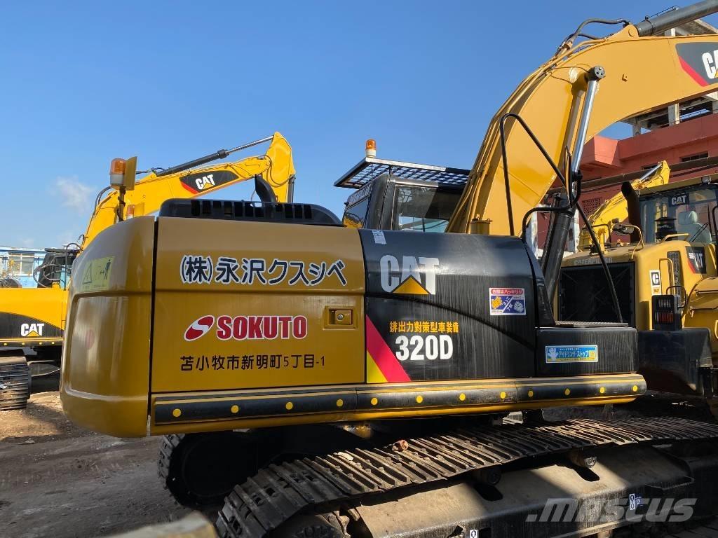 CAT 320 D حفارات زحافة