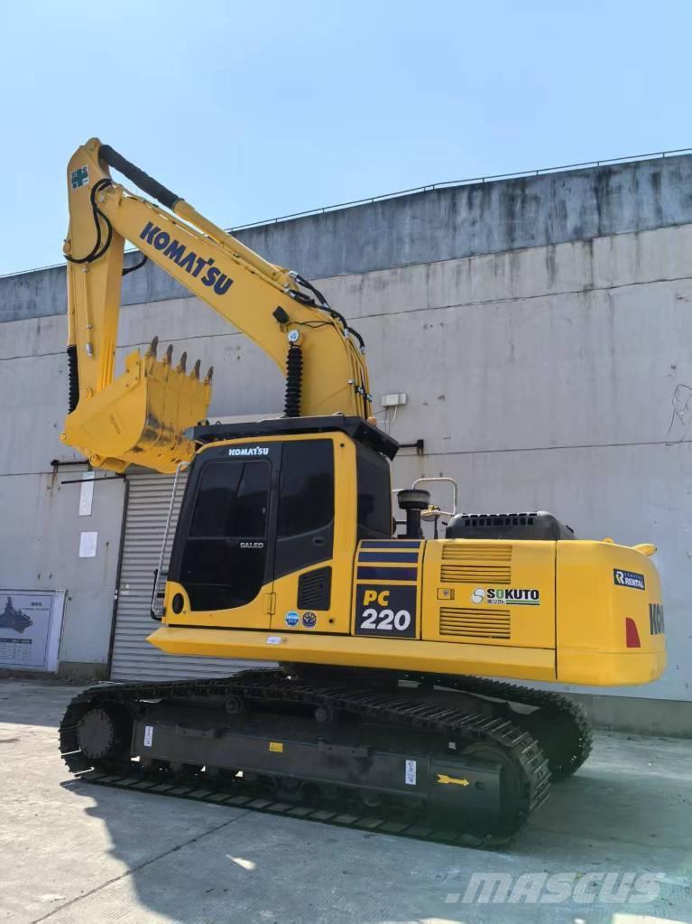 Komatsu PC 220-8 حفارات زحافة
