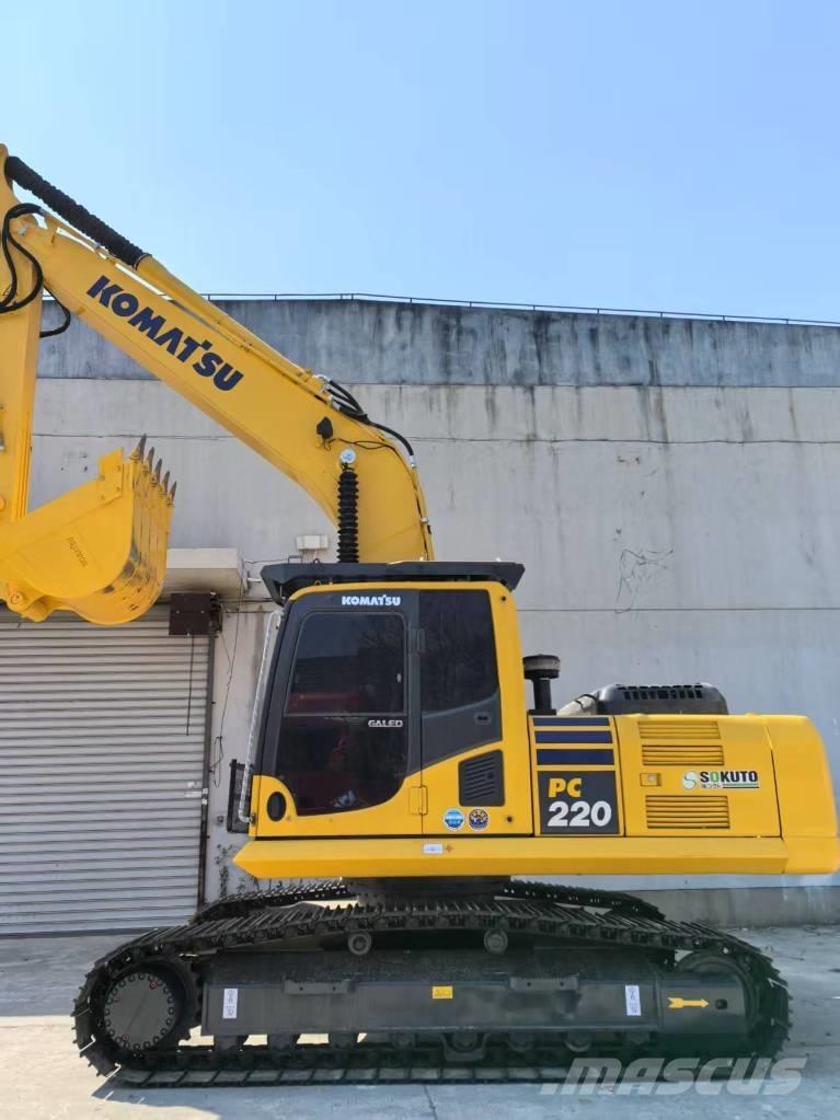 Komatsu PC 220-8 حفارات زحافة