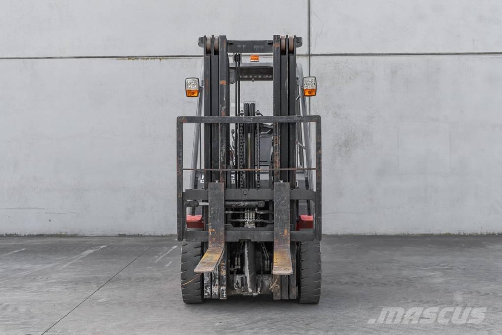 Manitou MI 25 D شاحنات الديزل