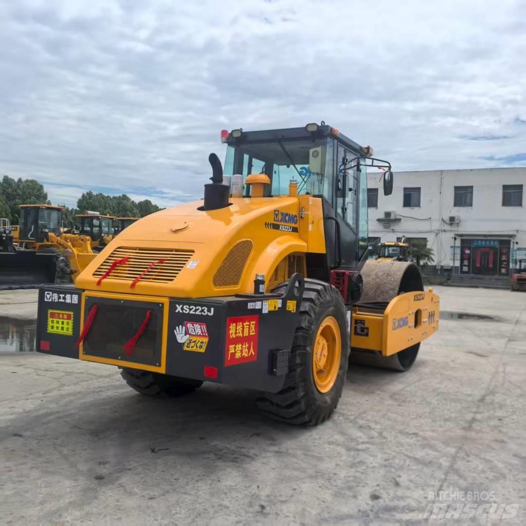 XCMG XS 223 J مداحل أحادية الأسطوانة