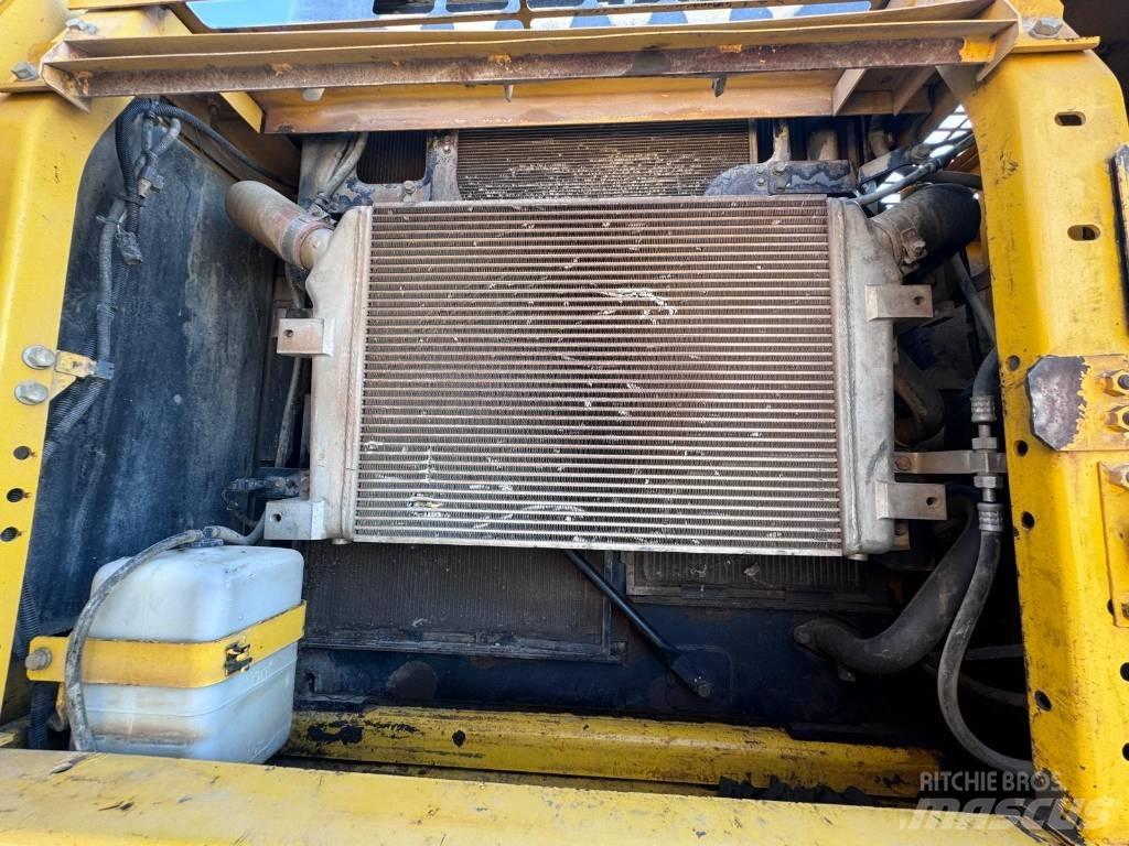 Komatsu PC 360 LC-10 حفارات زحافة