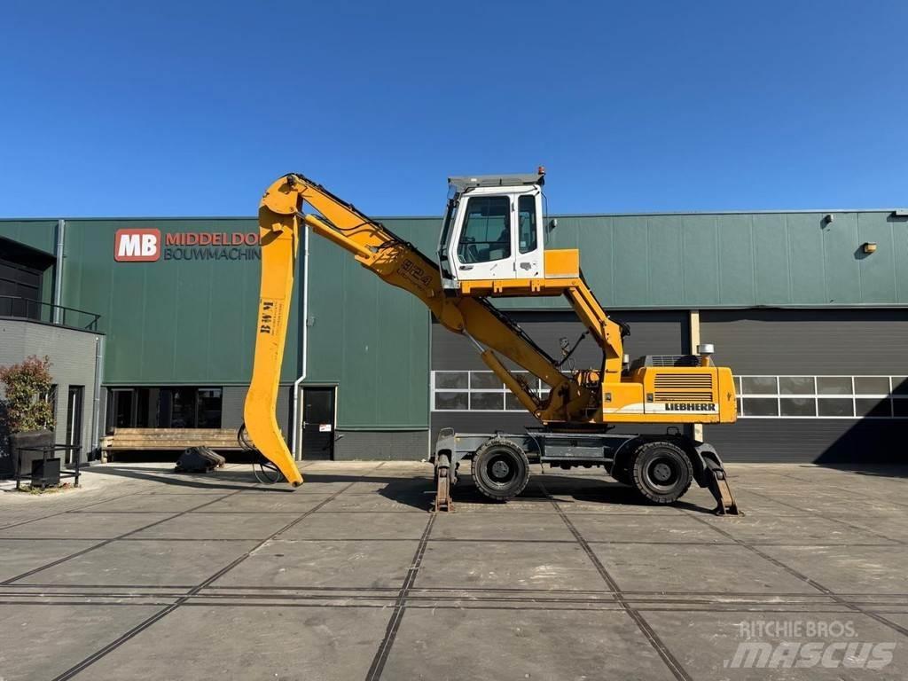 Liebherr A 924 B مناولات المخلفات / مناولات صناعية