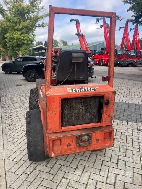 Schäffer 326 لوادر صغيرة