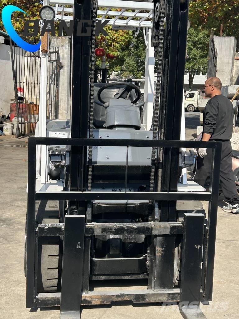 TCM FD35T3C شاحنات الديزل