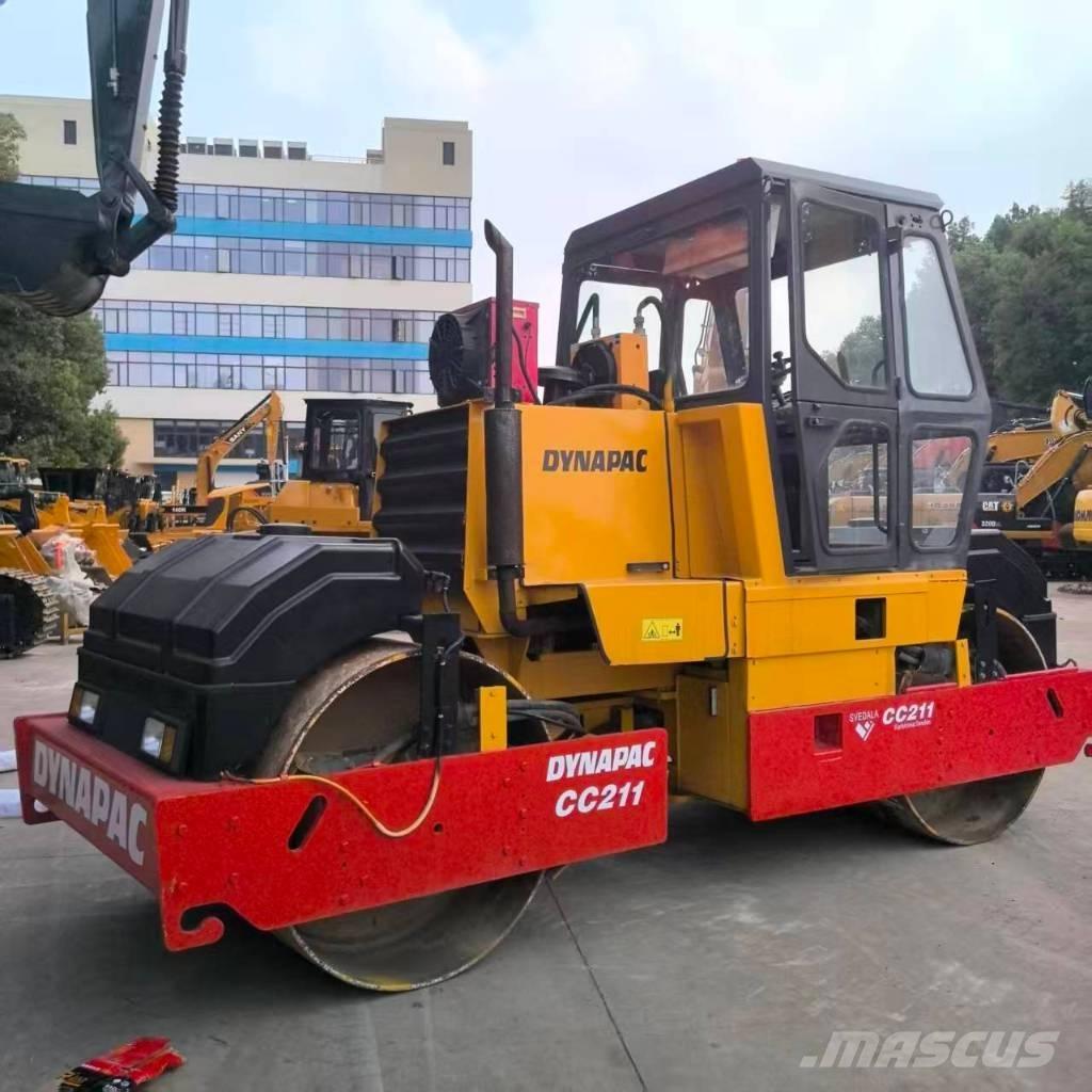 Dynapac CC 211 مداحل أحادية الأسطوانة