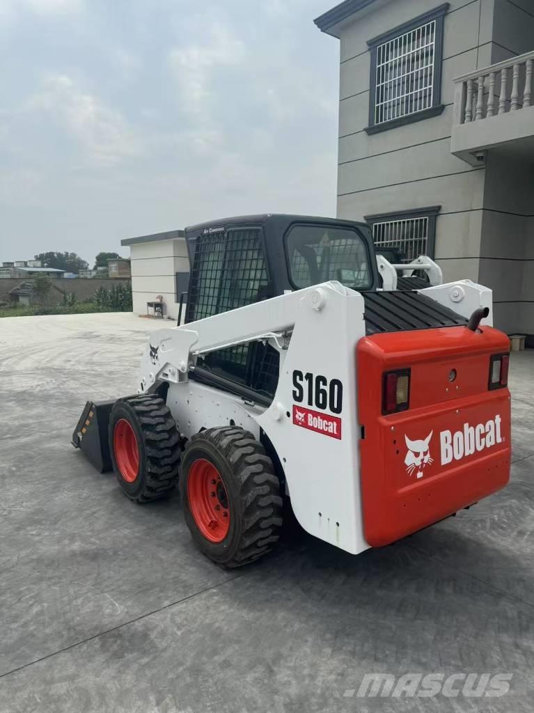 Bobcat S 160 لوادر انزلاقية التوجيه