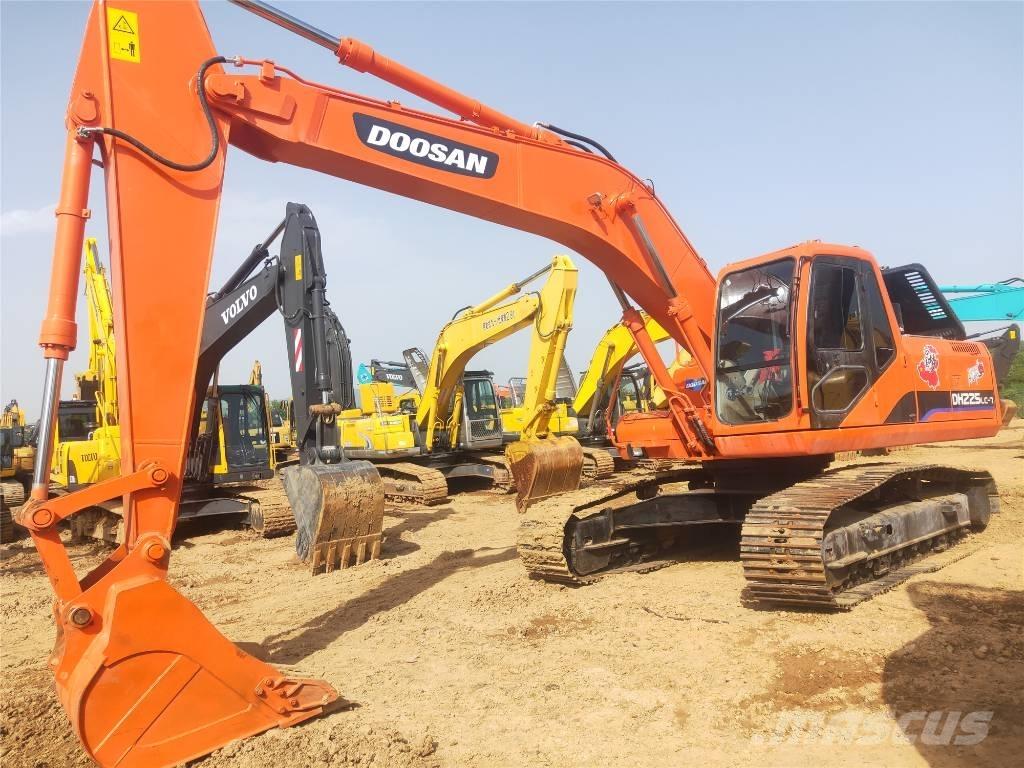 Doosan DH225LC-7 حفارات زحافة