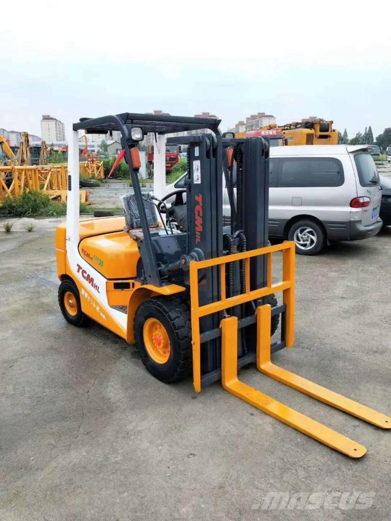 TCM FD 30 شاحنات الديزل