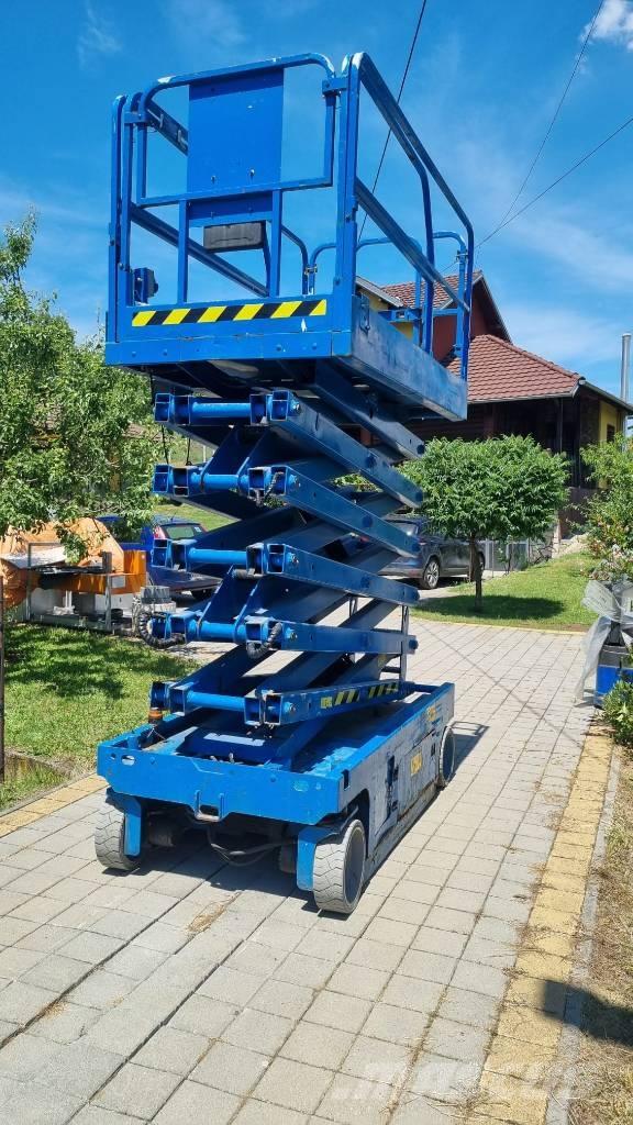 Genie GS 4047 رافعات مقصية الشكل
