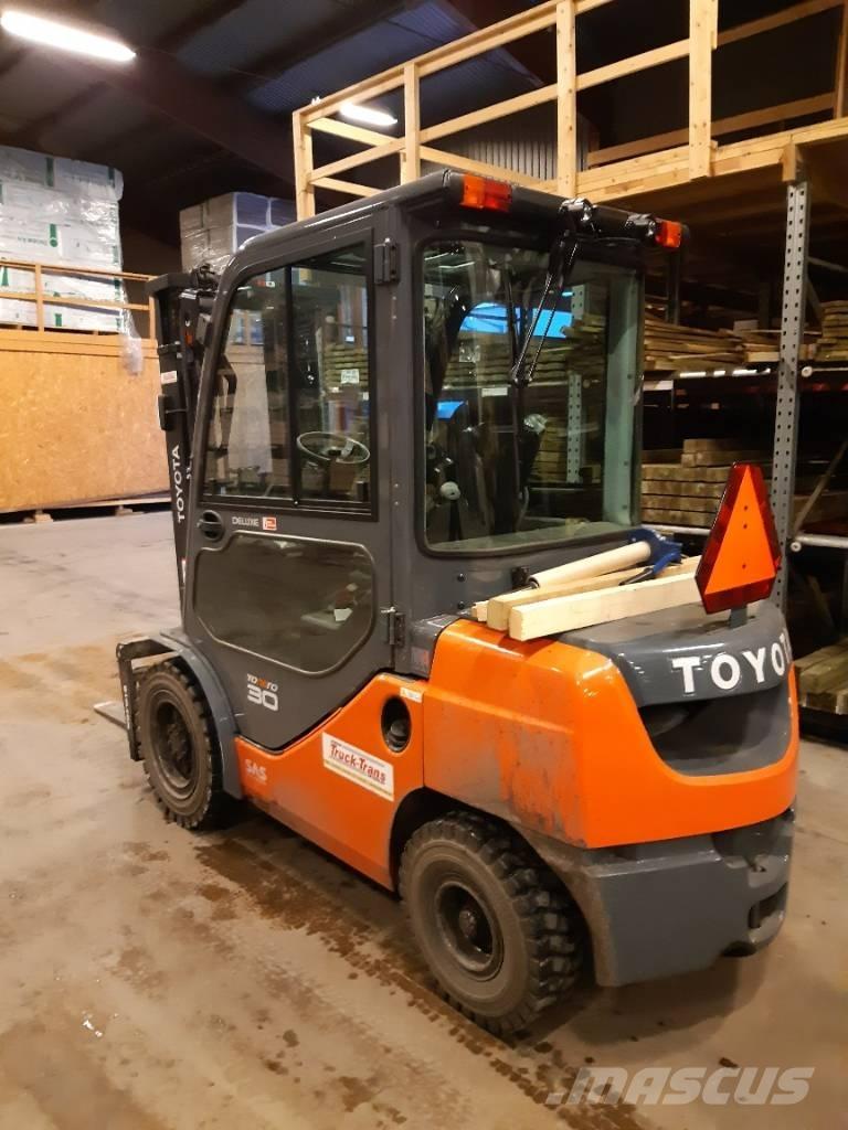 Toyota 02-8FDF30 شاحنات الديزل
