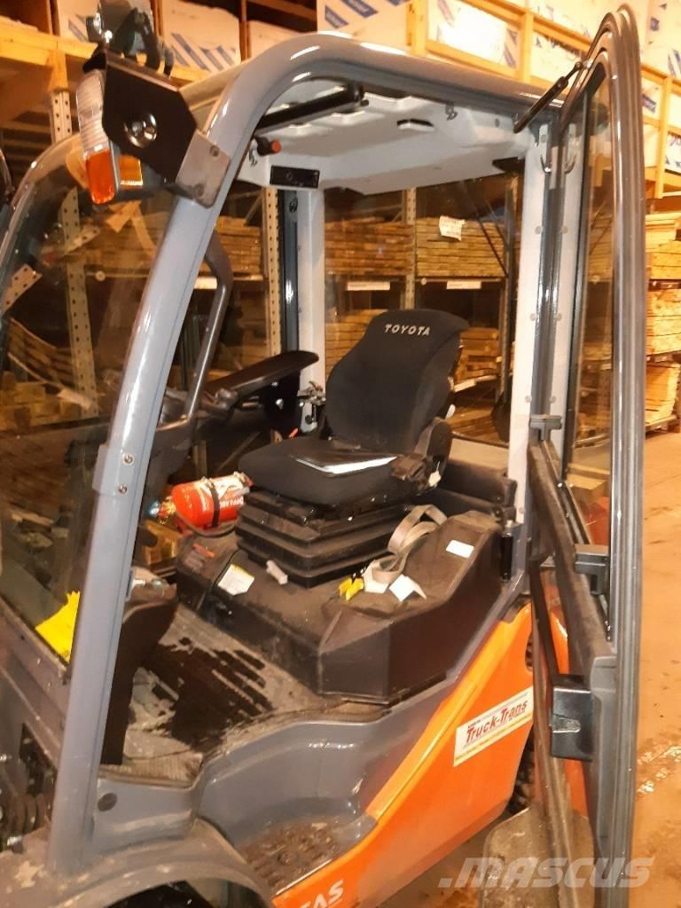 Toyota 02-8FDF30 شاحنات الديزل