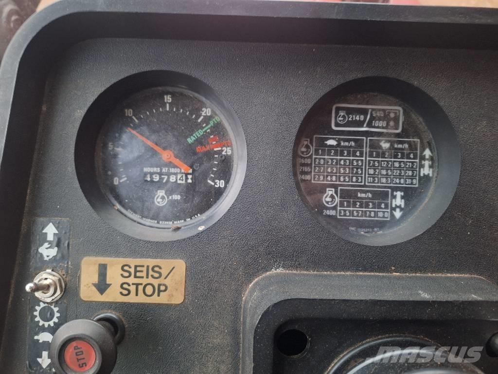 Case IH 885 XL الجرارات