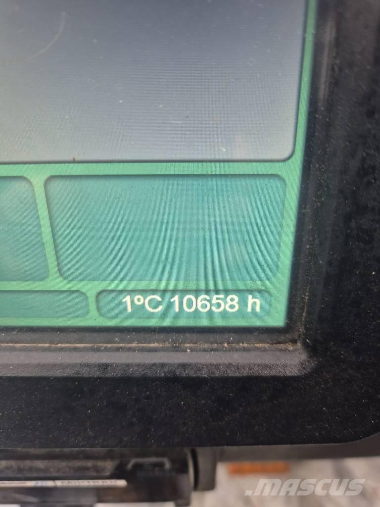 John Deere 1210 G شاحنات