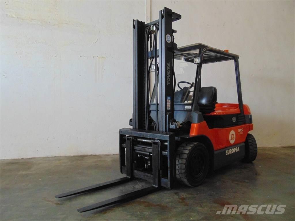 Toyota 7FBMF40 شاحنات ذات رافعات شوكية تعمل بالكهرباء